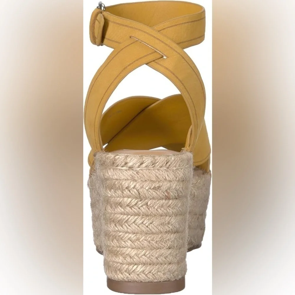 Dolce Vida Cassie Size 8.5 Honey Nubuck Vegan Leather Buckle Platform Sandals